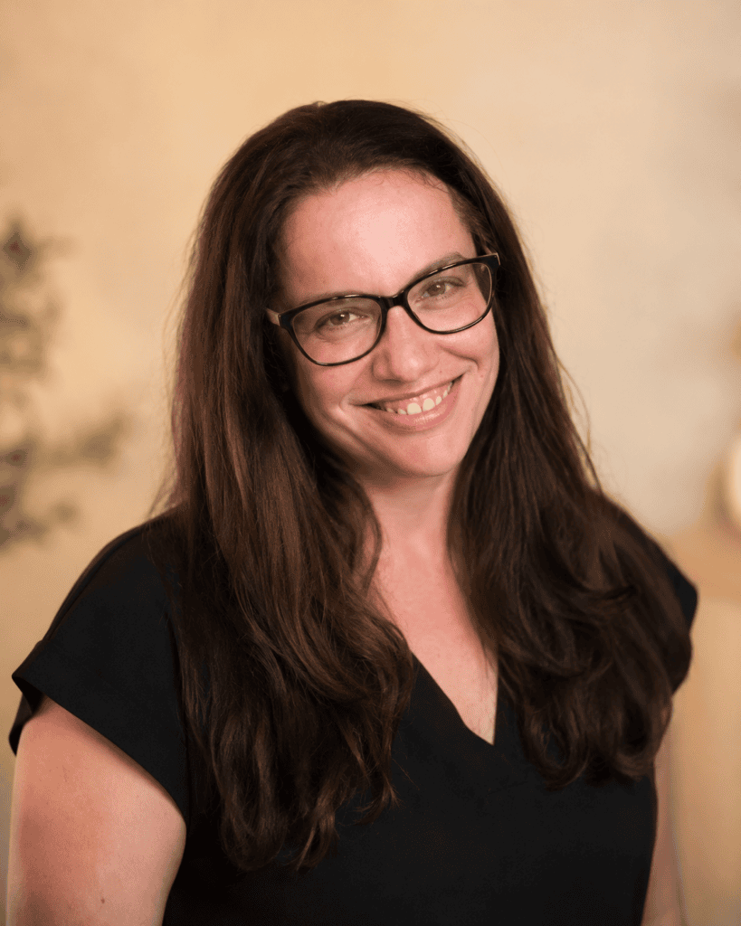 Danielle Headshot